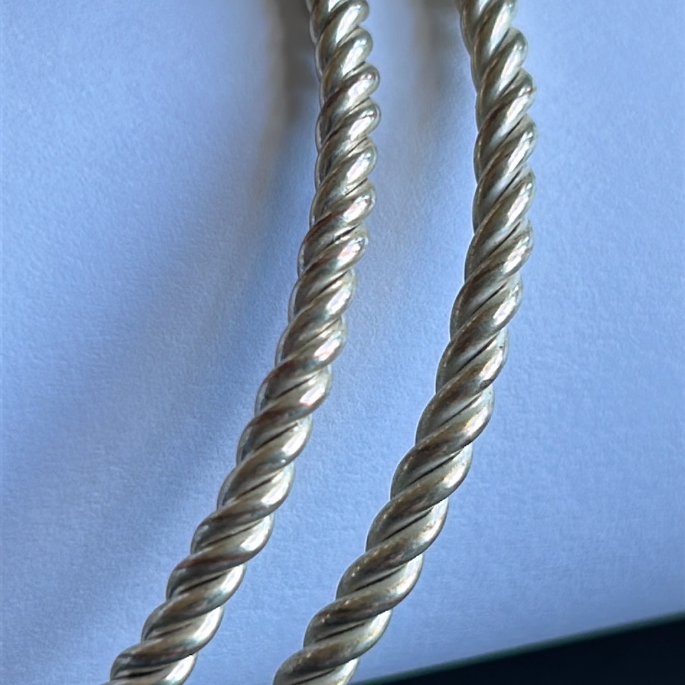 Set of 2 women’s vintage dainty silver tone twisted unique bangle‎ bracelets - Picture 3 of 6